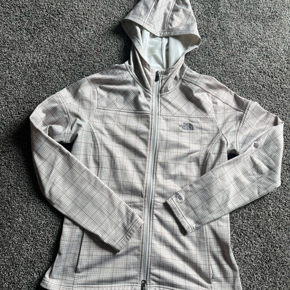 North face light jacket - Picture 3 of 3